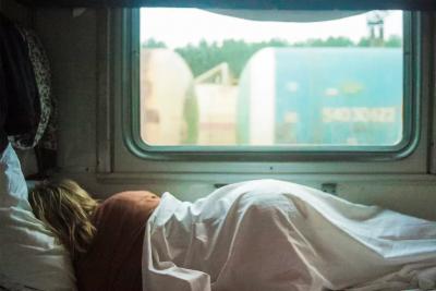 &laquo;Я всегда беру нижнюю!&raquo; - женщина спорила с билетом, заняла чужую полку, но цифры не соврали