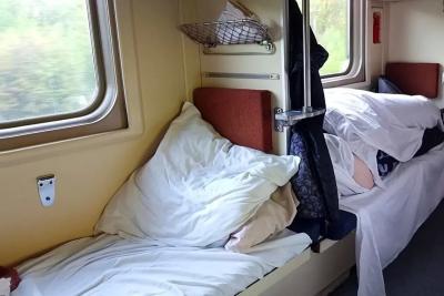 &laquo;Я тут уже три дня&raquo; - вошёл в купе и столкнулся с неожиданной пассажиркой на своей полке