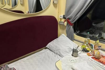 Купил билет в СВ, вдруг заходит пара из плацкарта и просит поменяться местами: вот как грамотно поступить - лайфхак от бывалого туриста