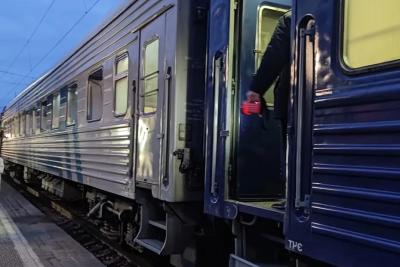 Где находятся самые удобные и неудобные места в вагонах поезда: проводники вам этого никогда не расскажут