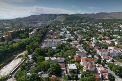 Переехали всей семьей на Кавказ, но жить здесь не смогли, при первой возможности вернулись обратно - и вот почему