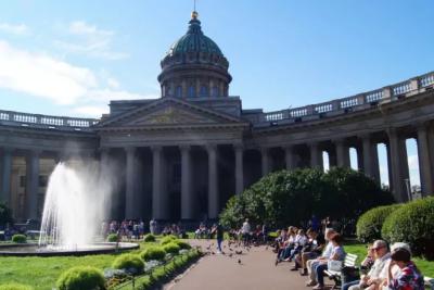 Американский турист-миллионер назвал два российских города, в которых нужно побывать: чем его поразил второй после Питера