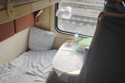 К столику в плацкарте больше не пустят - в новых вагонах РЖД их начнут делать по-новому