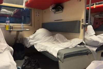 &laquo;Не буду сдавать из принципа&raquo;: когда в поезде РЖД пассажир обязан собрать постельное белье и вернуть проводнику