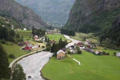 Норвежская деревня выглядела как мечта, но мы сбежали - вот что заставило нас покинуть этот &laquo;райский&raquo; уголок