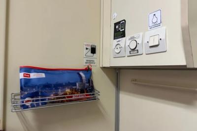 Столкнулся с реальной проблемой в поезде - вот что гласят правила РЖД по пользованию столиком: я вам запрещаю пользоваться розеткой