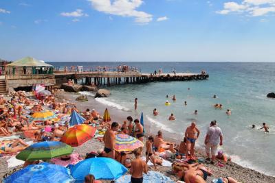 25 лет без моря: почему жители Крыма годами не ходят купаться и смотрят на туристов как на чудаков