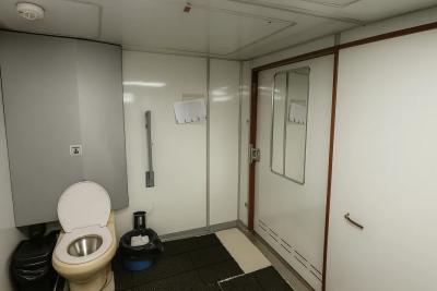 Расспросили у проводника своего вагона, как они моются в поездах: узнали три варианта