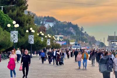Море рядом и спокойная жизнь: 3 города в Крыму, идеально подходящих для жизни после 60