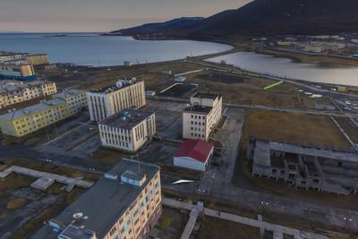 Как сейчас живут люди в самом северном городе России: яйца за 670 рублей и полное отсутствие дорог