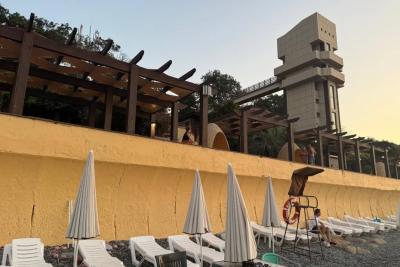 Пляжи без людей и красные цены, как в СССР: россияне открыли для себя новый курорт с чистым морем