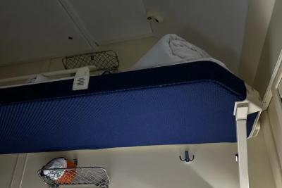 Всегда беру только боковушку у туалета и еду как король: вот почему это место ценится лучше купе - бывалые туристы не расскажут