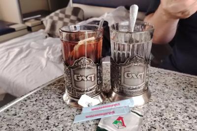 Думали, что бабушки с сумками-холодильниками в поездах - прошлый век. А оказалось, что прошлый век - это мы, без еды