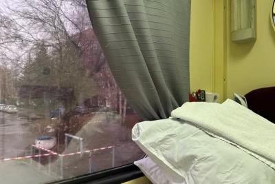 Выкупили всё купе, чтобы ехать без дошираков и храпа - но проводница подкинула нам &laquo;свинью&raquo;