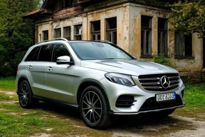 Почему абхазцы готовы экономить на жилье, но покупают премиальные авто: машина - это лицо