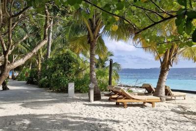 Как отдыхать на популярных курортах по ценам 10-летней давности - чистое море, вкусная еда и нет толп туристов: делюсь лайфхаками