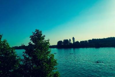 &laquo;Мальдивы&raquo; всего в часе езды от Москвы: пляж с лазурной водой, а отдых здесь обойдётся в копейки