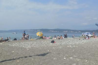 Пляжи грязные, работы нет, цены как в Сочи: почему этот курорт Краснодарского края называют черной дырой