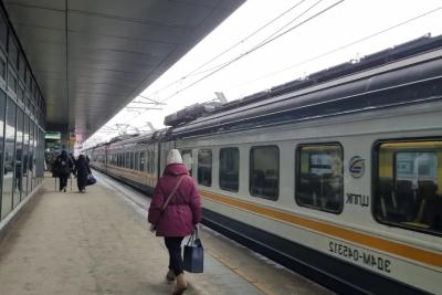 &laquo;Прощай, очередь!&raquo;: РЖД тестирует дикую по скорости посадку по лицу: 2 секунды - и вы в поезде