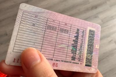 Почему ГАИ теперь штрафует на 15 000 рублей за обычную механику? Виновата одна буква в правах