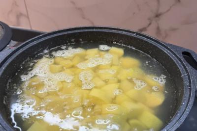 Забудьте про кастрюлю: лондонский шеф-повар раскрыл, как приготовить идеальное картофельное пюре