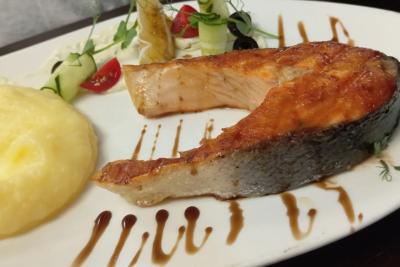 Забудьте о брызгах: как жарить рыбу, чтобы плита сияла, а корочка хрустела - 2 простых метода