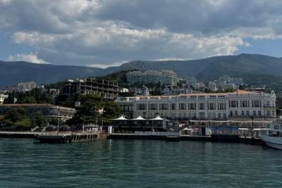 Вместо Сочи, Турции и Египта: найден райский курорт в России со смешными ценами