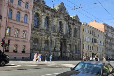 На наш Юг больше не поеду - есть место получше: курорт с теплым морем, без хамства и в 2 раза дешевле Абхазии