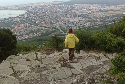 Пляжи грязные, работы нет, цены как в Сочи: почему этот курорт Краснодарского края называют черной дырой
