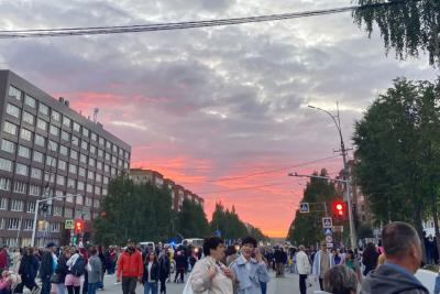 7 деревенских привычек, которые сразу выдают провинциалок в большом городе
