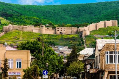 Город, основанный в античные века: древние стены и ворота - что посмотреть