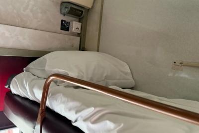 Нужно ли уступать в поезде нижнюю полку пенсионерам? Запомните раз и навсегда
