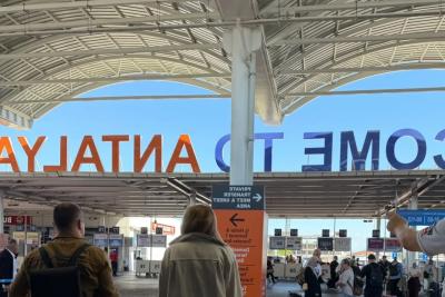 Туристов любят, но не всегда искренне. 4 правила выживания в Анталье