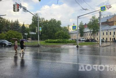 В Ярославской области ждут ливни и град, а Москву затапливает