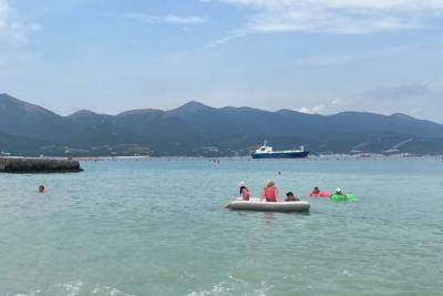 Черное море в пролете: куда поехать в 2026-м - 3 лучших места в России с шикарными пляжами