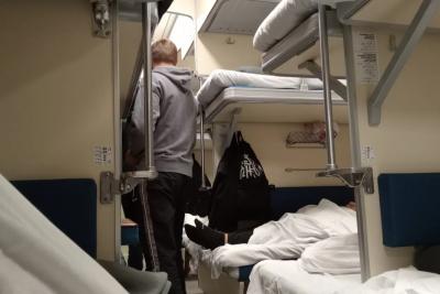 В РЖД поставили точку в вопросе, можно ли в плацкарте завешиваться простынями