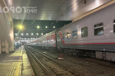 В РЖД изменили правила провоза багажа: что теперь нельзя брать в поезд даже в сумке