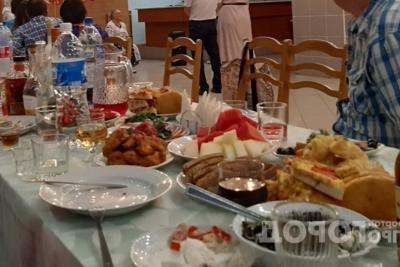 Турки не стали есть это на застолье: пять российских продуктов, которые вызывают у них шок