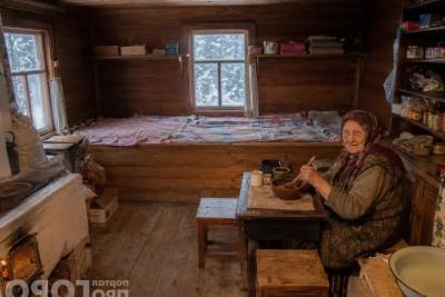 Не бедность, а житейская хитрость: зачем в русских избах вместо дверей вешали занавески
