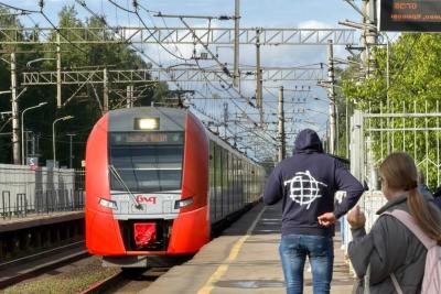 &laquo;Отель на колесах&raquo;: новые вагоны РЖД удивляют душевой и двухметровыми полками