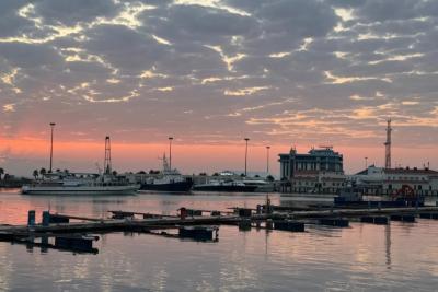 Октябрь - не повод ждать лета: 8 направлений, где море ещё тёплое, а цены уже упали