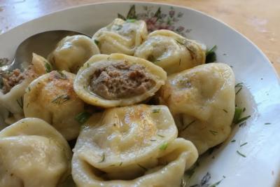 Кидаю 2 щепотки в фарш - и весь мясной сок останется внутри пельменей