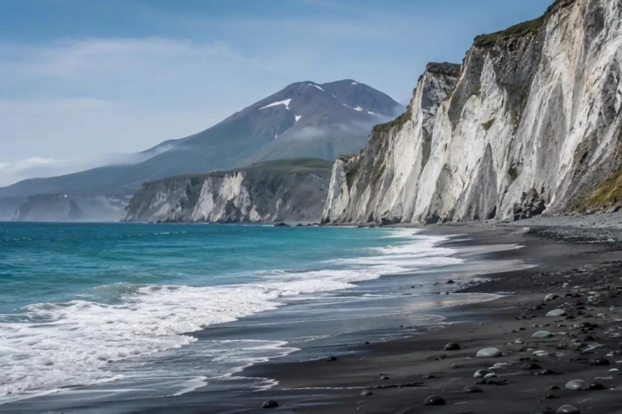 Русский Бали: остров, где плещутся киты, бирюзовая вода и дивной красоты бухты - затмит Сочи и Крым