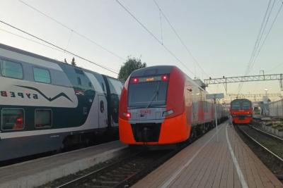РЖД запускает капсульные плацкартные вагоны нового поколения: вот как теперь будем ездить