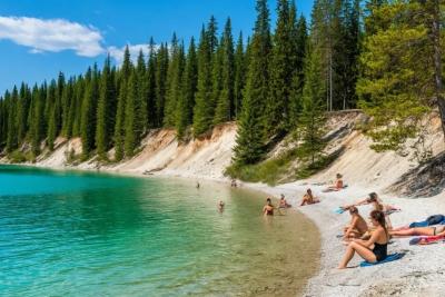 На наш Юг больше ни ногой - есть место для отдыха лучше: вода чистая, не хамят и в 2 раза дешевле, чем в Абхазии
