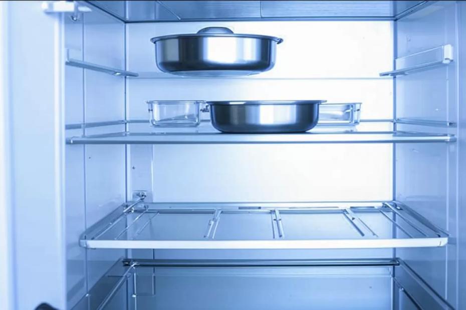 «Лайфхак или примета?»: зачем класть сковороды и кастрюли в морозилку