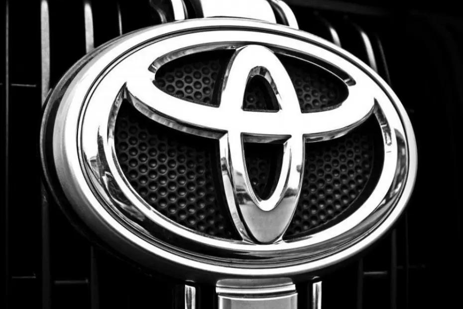 «Быстро же переобулись»: Toyota, Lexus и Nissan приняли новое решение по отношению к россиянам