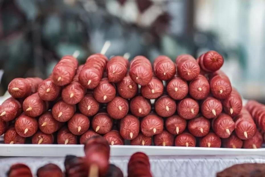 Можно смело брать - там настоящее мясо: Роскачество назвало лучшие марки сосисок и сарделек