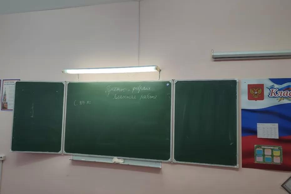 В приличном обществе поднимут на смех: в этом слове нет буквы «З», но каждый второй ее упорно вставляет В приличном обществе поднимут на смех: в этом слове нет буквы «З», но каждый второй ее упорно вставляет