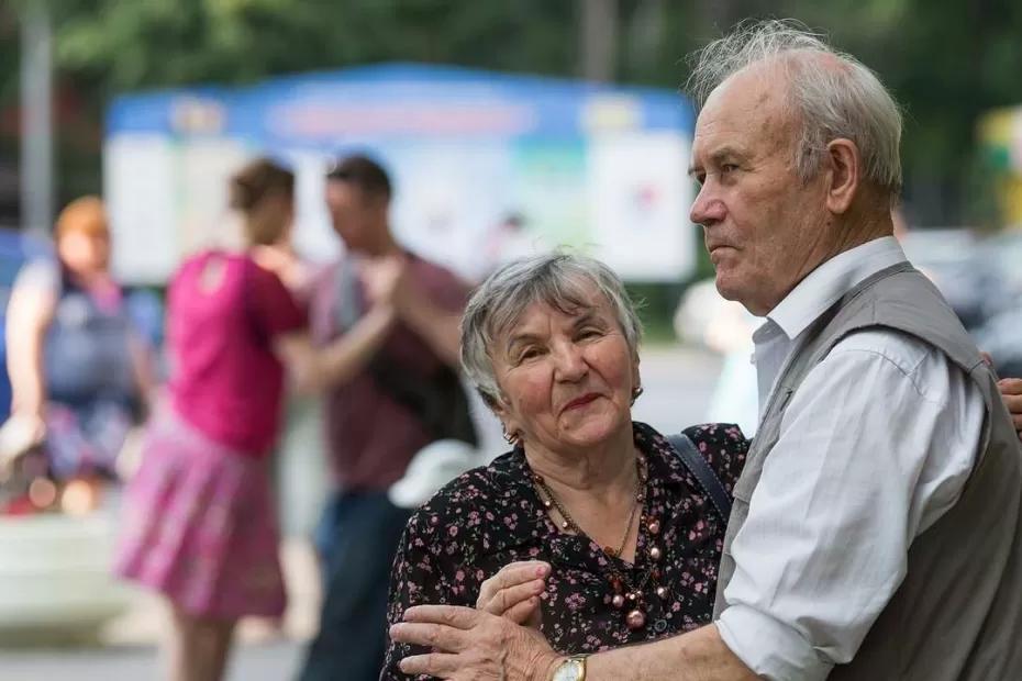 «Пенсионный возраст вновь вернется к цифрам 55/60 лет»: граждане не верят своему счастью «Пенсионный возраст вновь вернется к цифрам 55/60 лет»: граждане не верят своему счастью